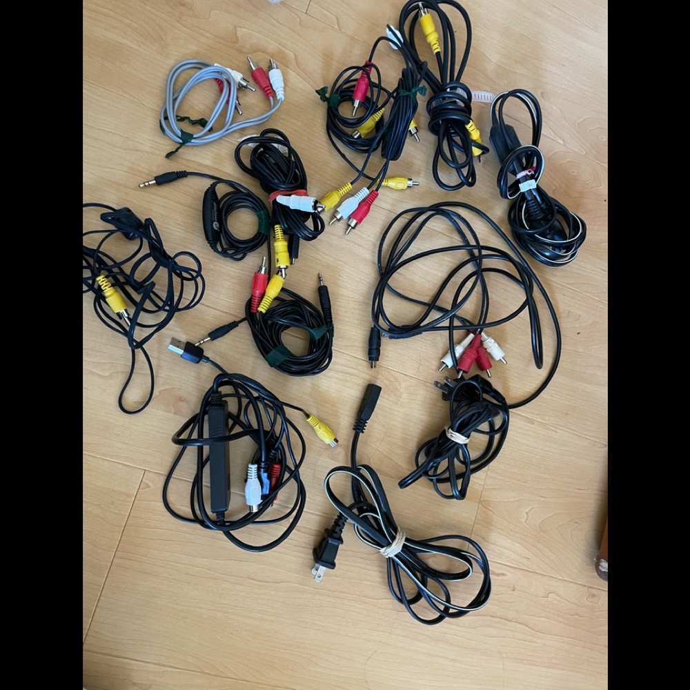 AC Cables 3 Ft. and 6 Ft. Bundle 13 Electronic CABLES. Aux. dvd / jacks / RCA 13